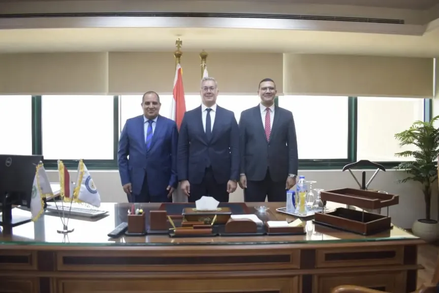 ︎وزير البترول يشهد توقيع اتفاقية جديدة لإجراء مسح سيزمي إقليمي بمناطق جنوب الصحراء الغربية