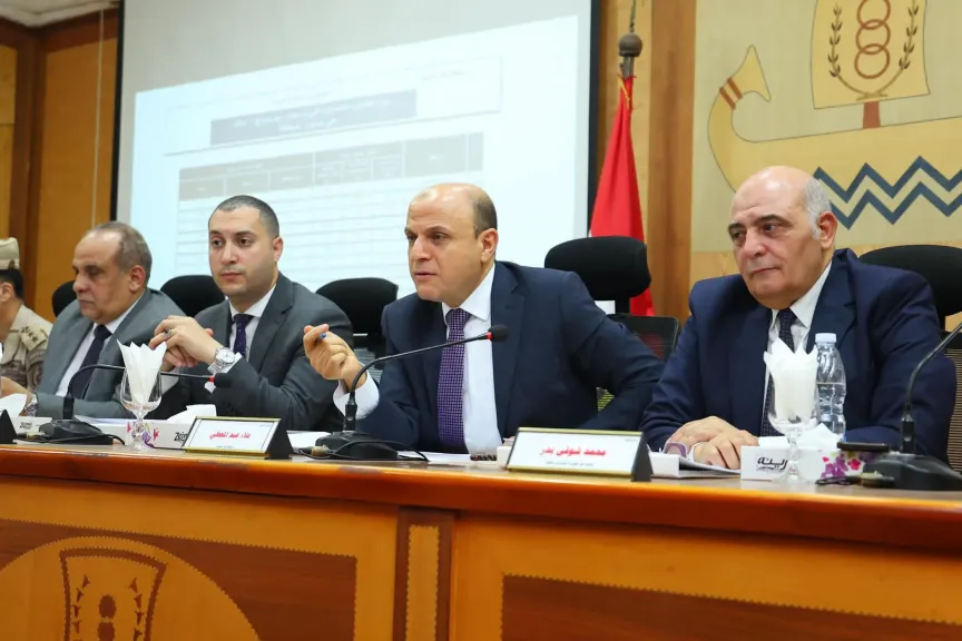 محافظ كفر الشيخ يعقد اجتماعًا لمتابعة موقف منظومة الرصد اليومي للمتغيرات المكانية
