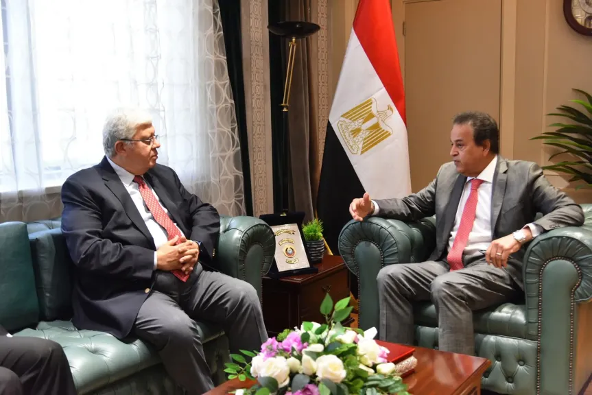نائب رئيس مجلس الوزراء وزير الصحة ووزير التعليم العالي يشهدان توقيع بروتوكول تعاون بين قطاع تنمية المهن الطبية ومستشفيات جامعة القاهرة