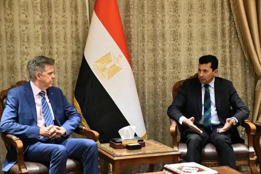 وزير الرياضة يلتقي رئيس الاتحاد الدولي للخماسي الحديث