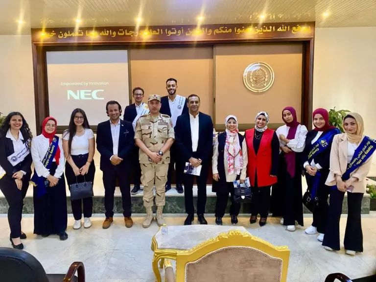 طلاب كليه العلوم جامعة بنى سويف فى زيارة علمية للمعامل الرئيسية للحرب الكيميائية بإدارة الحرب الكيميائية بوزارة الدفاع
