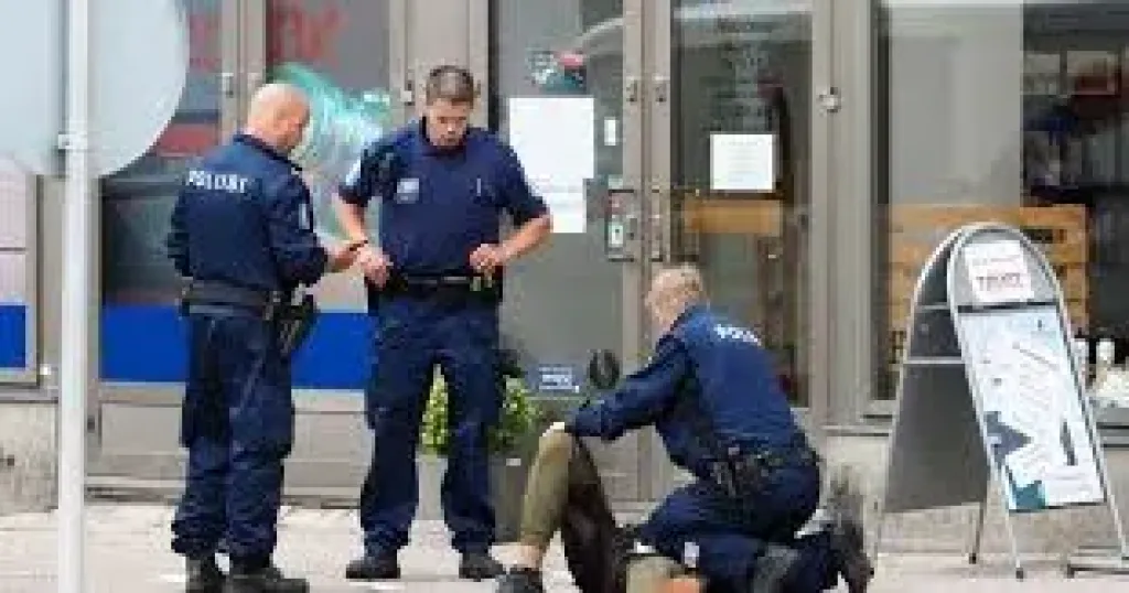 الشرطة الفنلندية: اعتقال مشتبه به بعد طعن عدد من الأشخاص في مدينة تامبيري
