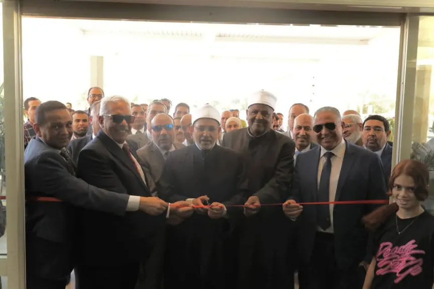 أمين عام هيئة كبار العلماء ورئيس جامعة الأزهر ونوابه يفتتحون مباني جديدة بطب أسيوط