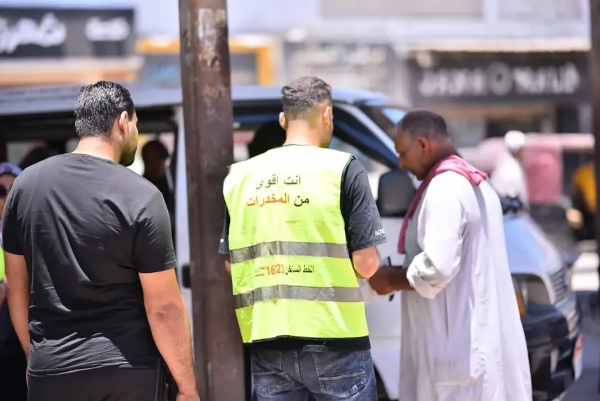 صندوق مكافحة الإدمان يكثف برامج التوعية في المواقف العمومية لرفع وعي السائقين بخطورة تعاطى وإدمان المواد المخدرة