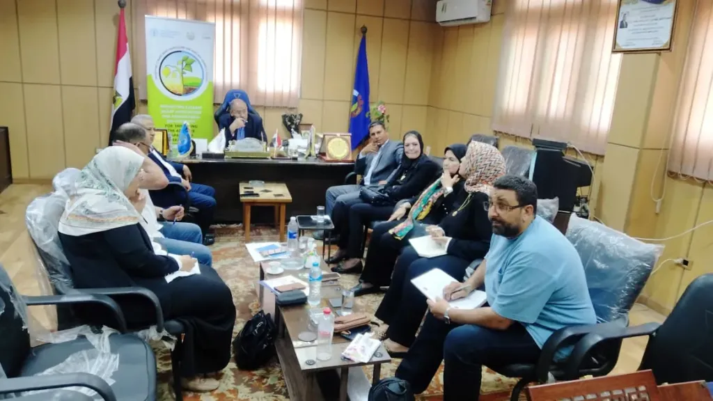 منظمة ” الفاو ” تجتمع بزراعة البحيرة لمناقشة كيفية تنفيذ المشروعات الصغيرة والمتوسطة بالقرى المستهدفة