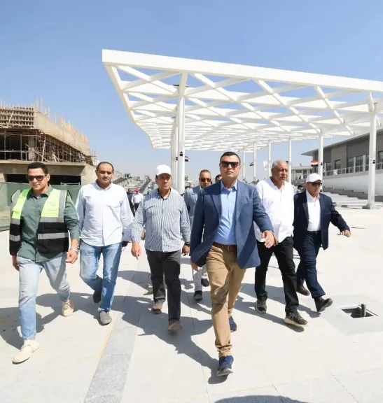 عقب اجتماعه مع الشركات المنفذة:  وزير الإسكان يتفقد المنطقة الاستثمارية ومشروع الأرينا بحدائق ”تلال الفسطاط”