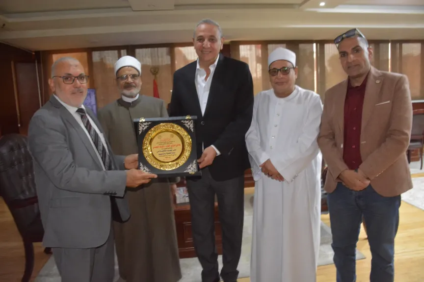 محافظ الغربية يستقبل وفدًا من المنظمة العالمية لخريجي الأزهر بالغربية لبحث سُبل تعزيز التعاون