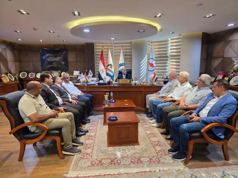 رئيس نقابة البترول يستقبل وفد النقابة العامة للعاملين بالبتروكيماويات والغاز الفلسطيني