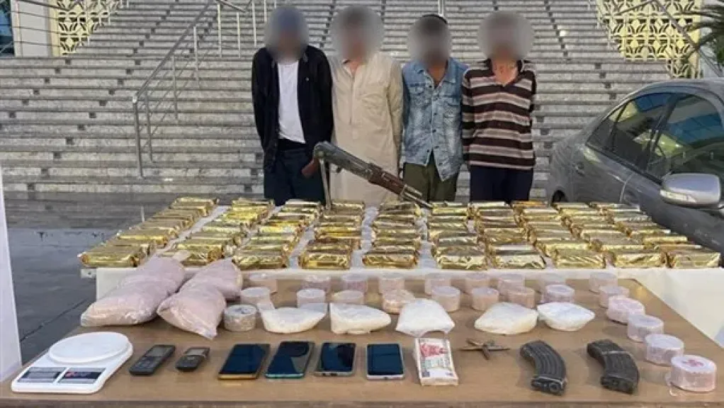 المتهمين والمضبوطات 