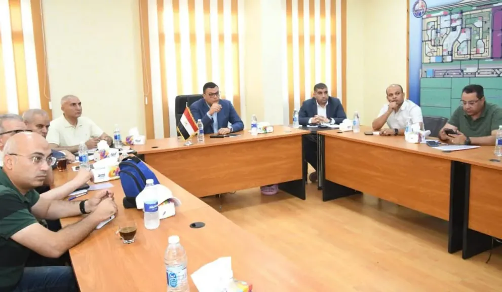 وزير الإسكان يصل ”النوبارية الجديدة” ويعقد اجتماعًا لمتابعة سير العمل بمختلف القطاعات بالمدينة