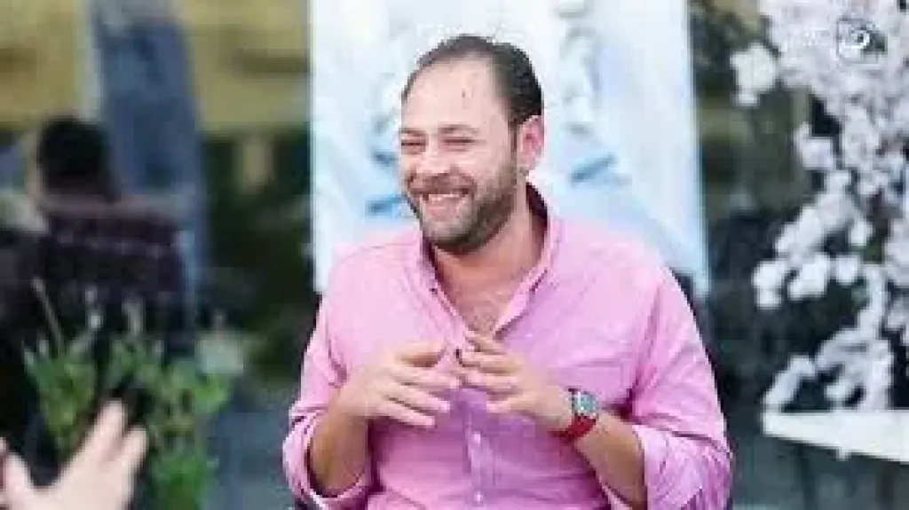 محمد علي رزق: محمود عبد العزيز رشحني بنفسه.. واعتبره وسامًا على صدري