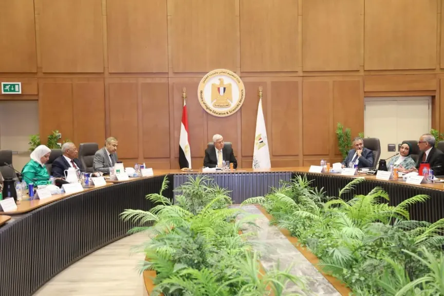وزير التعليم العالي يترأس اجتماع مجلس المراكز والمعاهد والهيئات البحثية