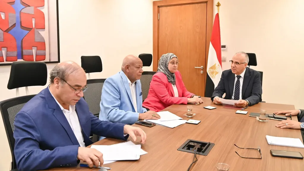 وزير الري يلتقي عددًا من السادة أعضاء مجلس النواب لمناقشة طلبات المواطنين