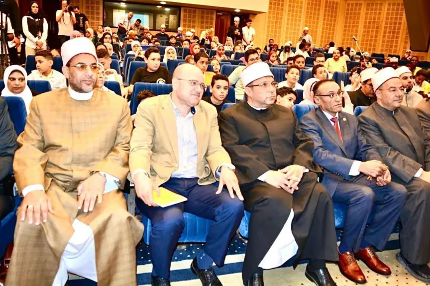 لجنة الأسرة والطفل بالمجلس الأعلى للشئون الإسلامية تنظم ندوة “الانتماء وحب الوطن” للأطفال ضمن فعاليات المجلس الأعلى للشئون الإسلامية بمعرض مكتبة الإسكندرية الدولي للكتاب
