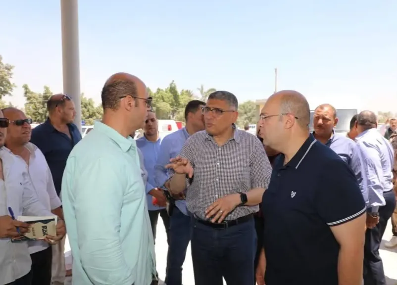 محافظ الجيزة يكلف بسرعة التشغيل التجريبي لموقف السرفيس الحضاري بالصف لخدمة المواطنين