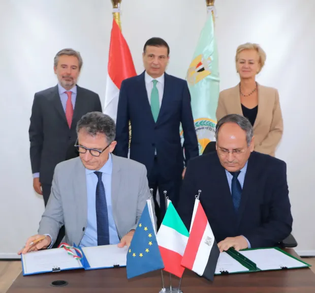 وزير الزراعة يشهد توقيع بروتوكول تعاون لتعزيز إنتاج المحاصيل بين مركز البحوث الزراعية والوكالة الإيطالية بالقاهرة