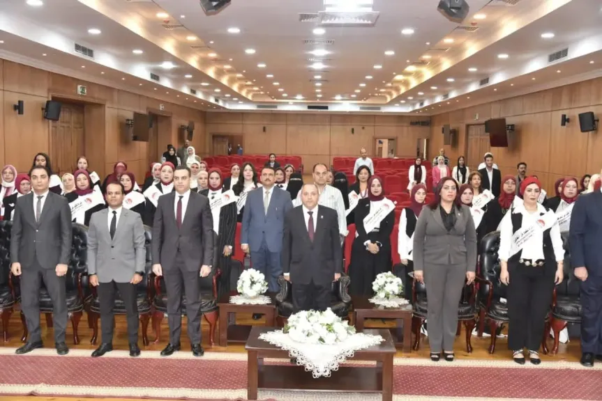 محافظ بورسعيد يشهد حفل تخريج الدفعة الثالثة من برنامج ” المرأة تقود في المحافظات المصرية ” ببورسعيد