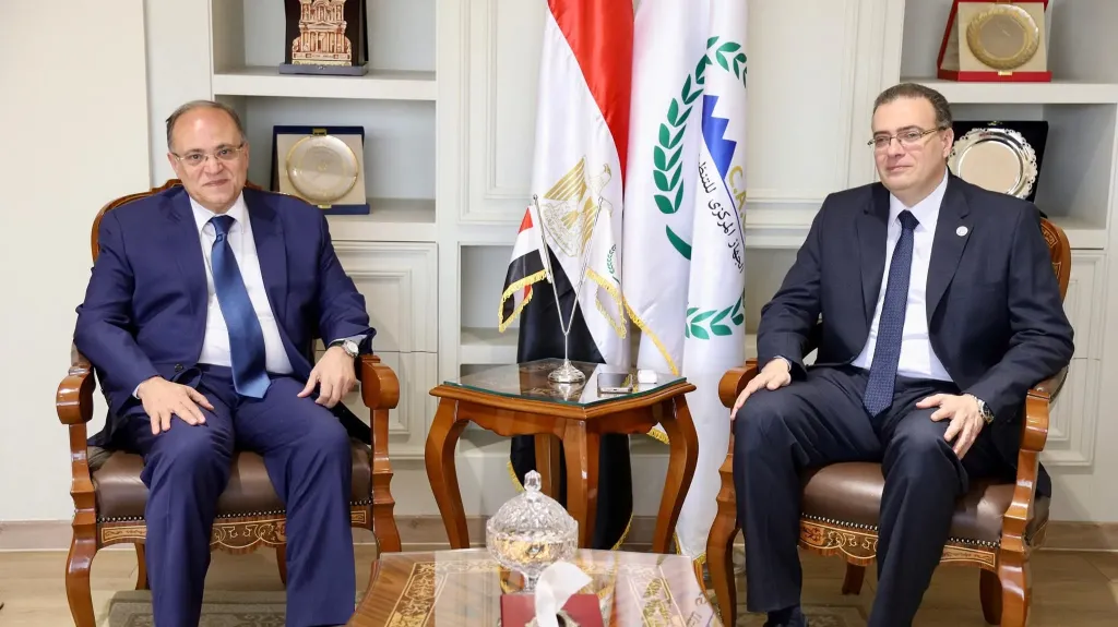 رئيس الجهاز المركزي للتنظيم والإدارة ورئيس هيئة الدواء المصرية يبحثان تعزيز التعاون المشترك في مجالات التطوير المؤسسي ودعم الكوادر البشرية