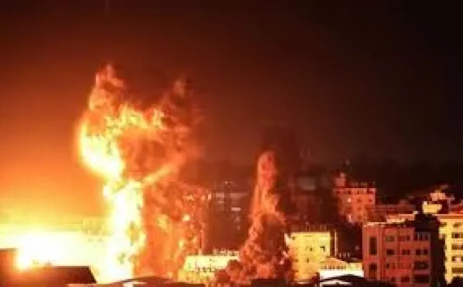 قصف إسرائيلي عنيف على ”أصداء” بخان يونس.. والمقاومة تستهدف آلية للاحتلال بكمين محكم