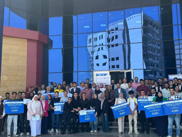 فوز فريقان من طلاب كلية الحاسبات والمعلومات بجامعة دمنهور بالمركز الأول في مجالي ”Health Care” و ”Education Technology”