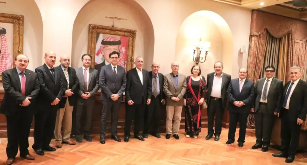 وزير الثقافة يبدأ زيارته للأردن بلقاء عدد من وزراء الثقافة الأردنيين ويشيد بعمق التعاون بين البلدين