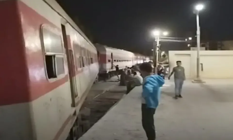 خروج قطار عن القضبان بمحطة السنطة