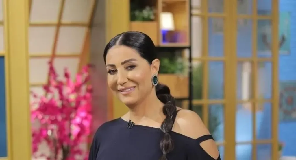 الفنانة "وفاء عامر" ترد على أنباء هروبها من مصر في بيان رسمي