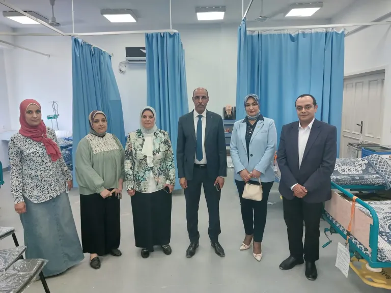 لوضع خارطة طريق لدعم الطلاب الوافدين.. رئيس جامعة دمنهور يبحث التعاون مع الملحق الثقافي الموريتاني