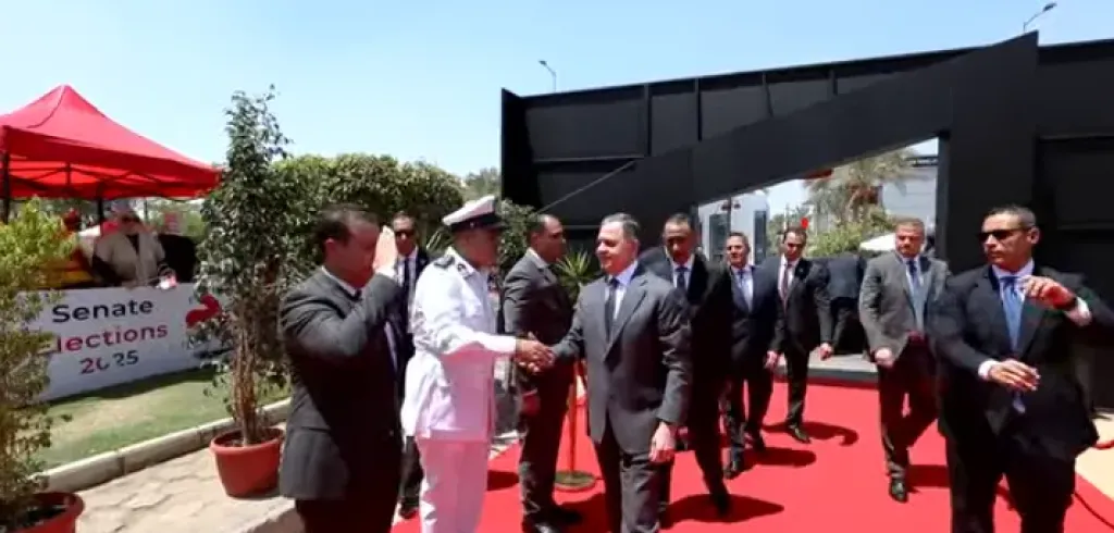  وزير الداخلية اللواء محمود توفيق 