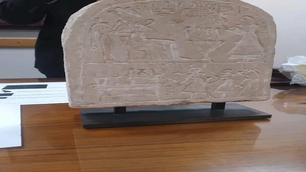 مصر تسترد 13 قطعة أثرية من بريطانيا وألمانيا ضمن جهود حماية التراث