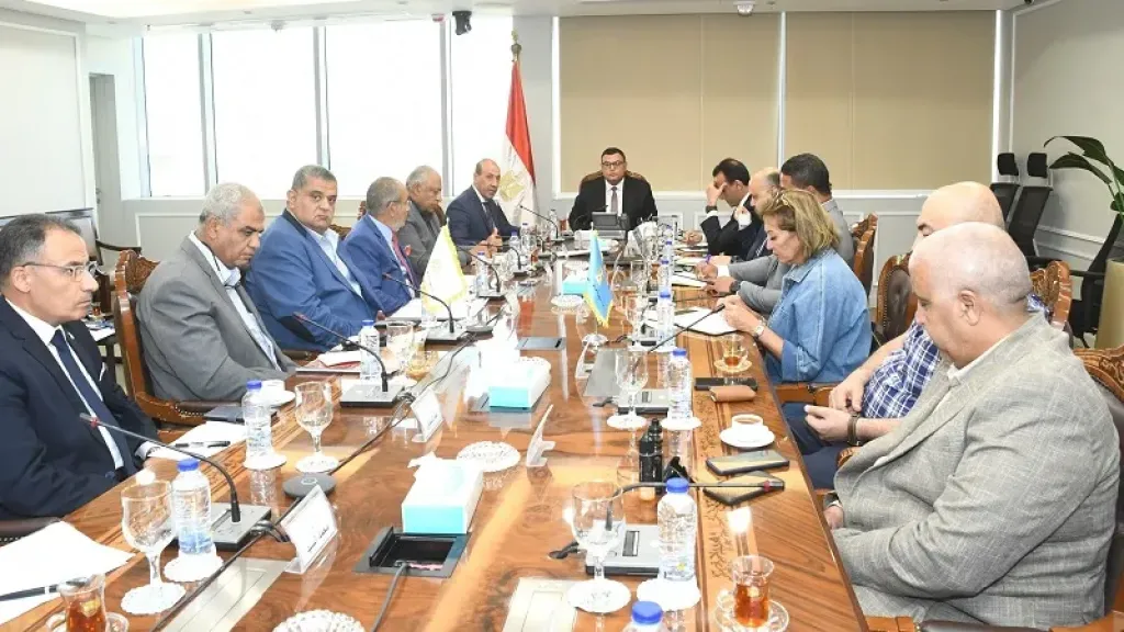 وزير الاسكان 