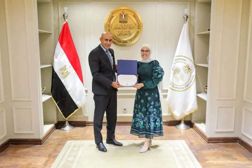 وزير التعليم يكرم الطلاب أوائل مدارس النيل المصرية الدولية.. «صور»