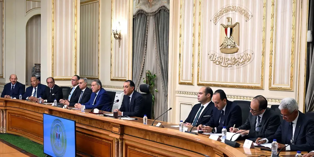 خلال المؤتمر الصحفي الأسبوعي بحضور رئيس الوزراء.. الإعلان عن مبادرات لتخفيض الأسعار