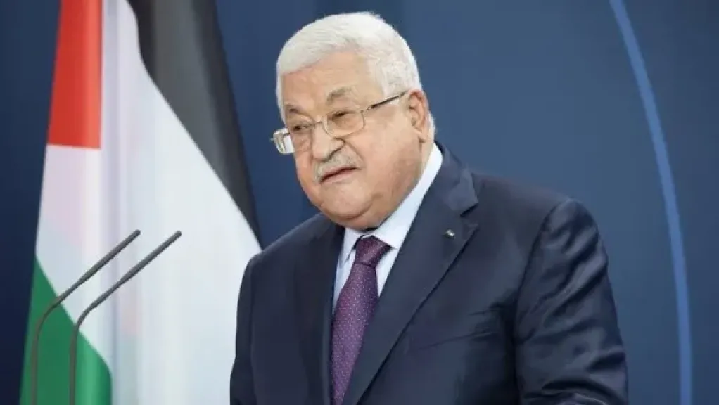 عباس يدعو الفصائل الفلسطينية لتسليم سلاحها ويؤكد: لا نريد دولة مسلّحة