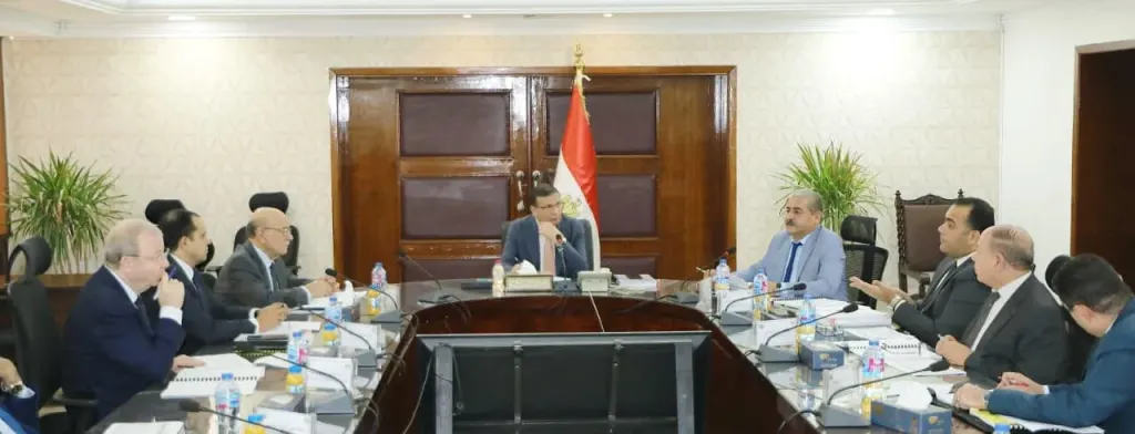 أجتماع وزير الزراعة وقيادات الوزارة 