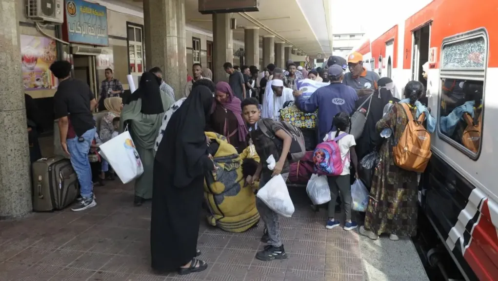 قطار عودة السودانيين