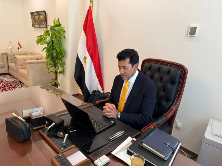 وزير الرياضة يتابع استعدادات «إطلاق الكيانات في الشارع» 
