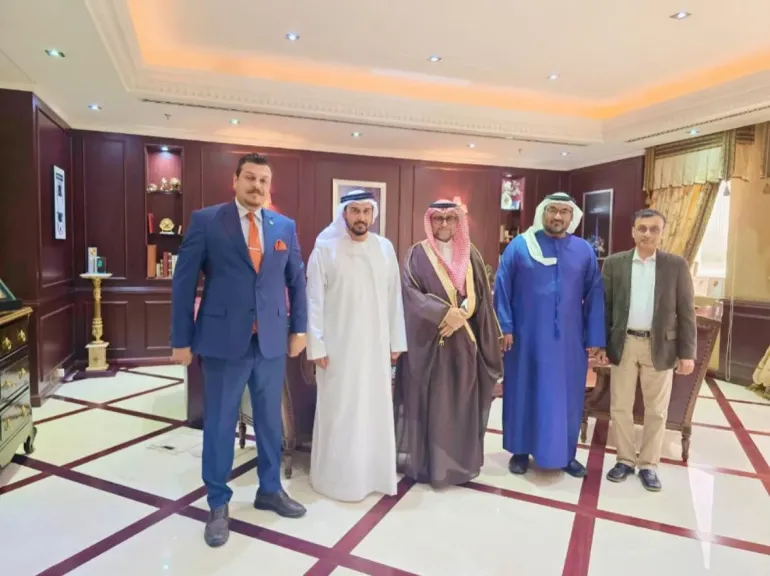 وفد المجلس الأعلى للاقتصاد العربي الإفريقي مع الشيخ خالد بن خليفة النابودة