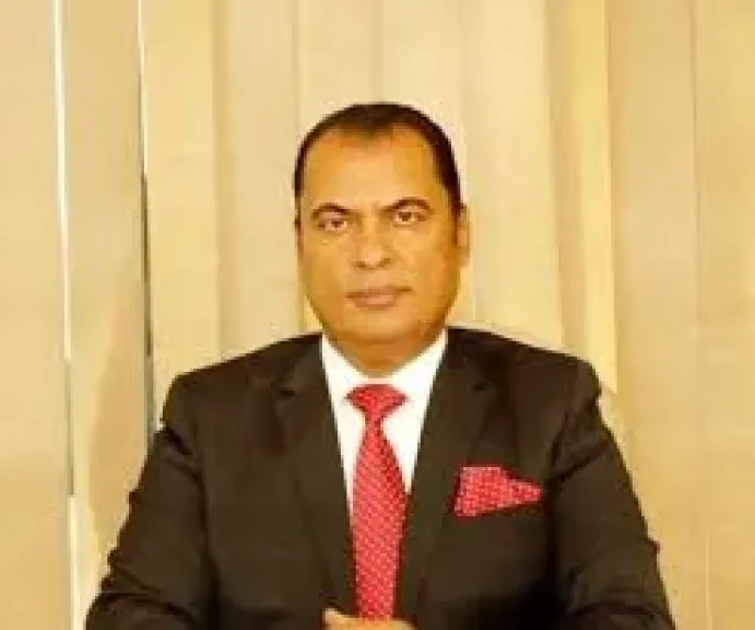 المستشار أسامة أبو المجد، رئيس رابطة تجار السيارات