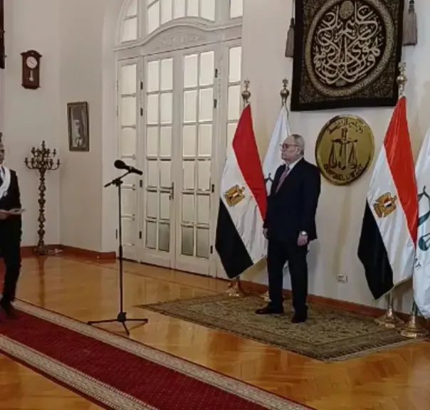 جانب من الصور 