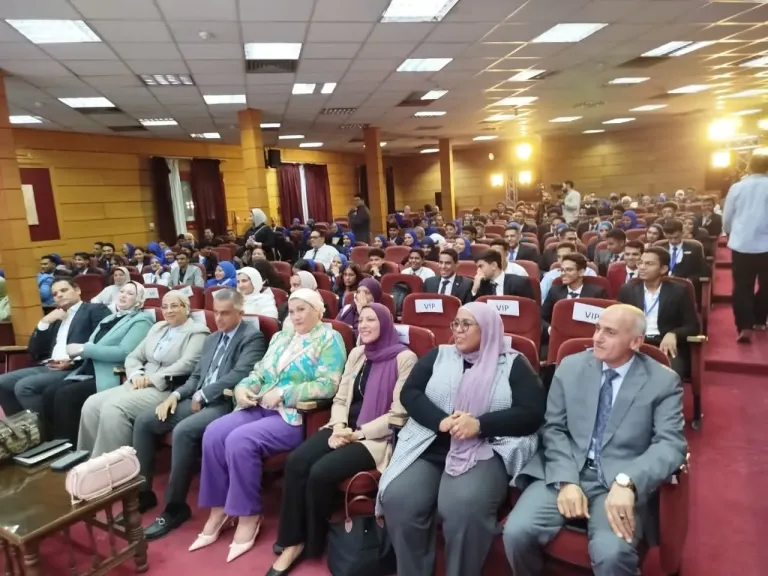 جانب من الجلسة الحوارية 