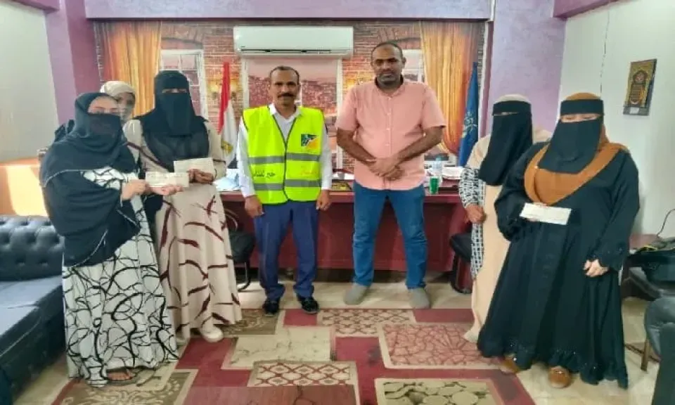 جانب من تسليم الشهادات 