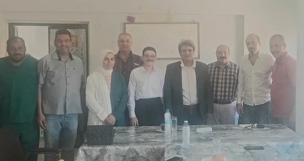 صورة تذكارية بعد الإجتماع 