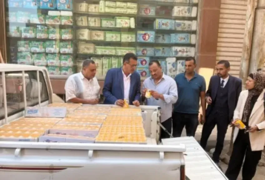   ضبط  6 آلاف علبة جبنة منتهية الصلاحية 