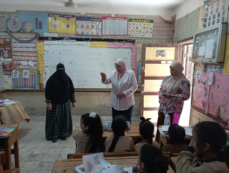 وكيل وزارة التربية والتعليم أثناء الجولة