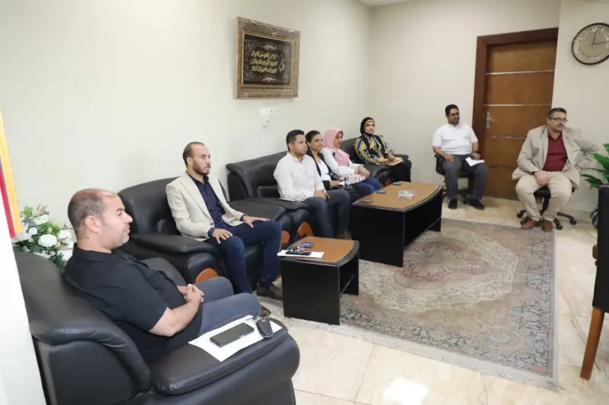 أثناء الإجتماع 