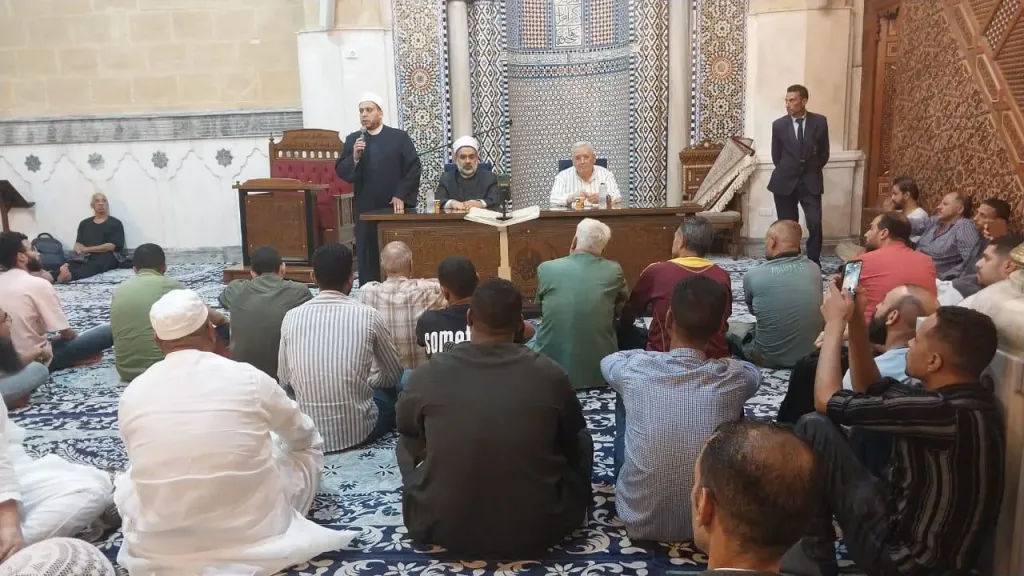 جانب من الصور 