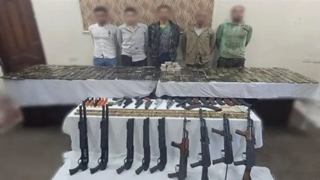 المتهمين والمضبوطات 