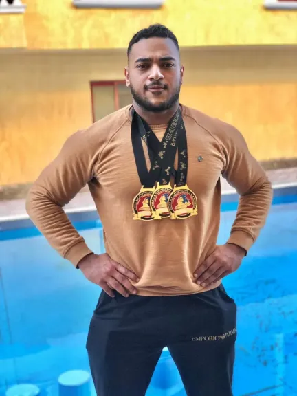 اللاعب أحمد نجيب بطل العالم لألعاب القوة البدنية