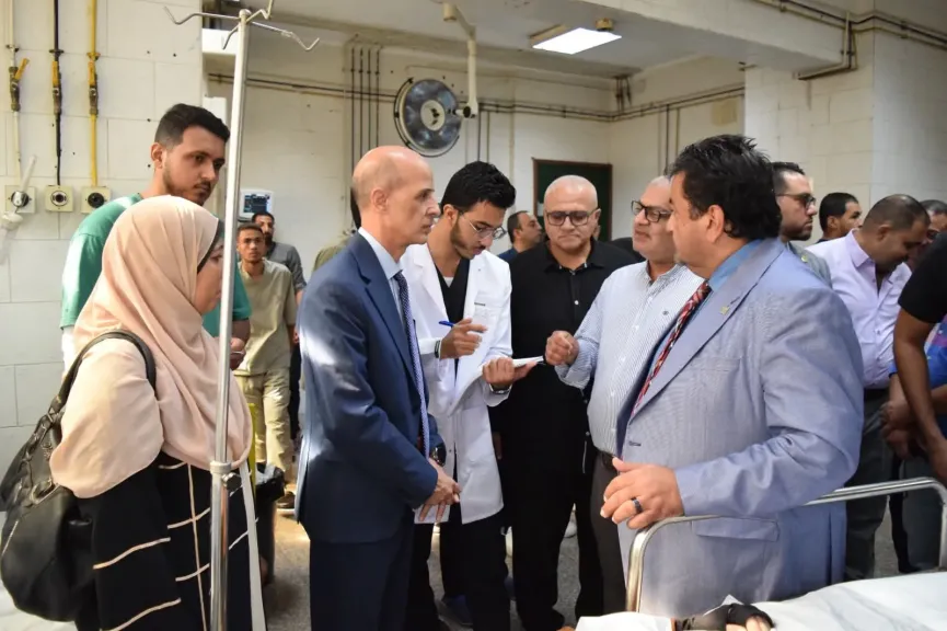 رئيس الجامعة يتابع حالة الطلاب